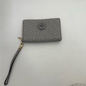Tory Burch Quilted Gray Wristlet
